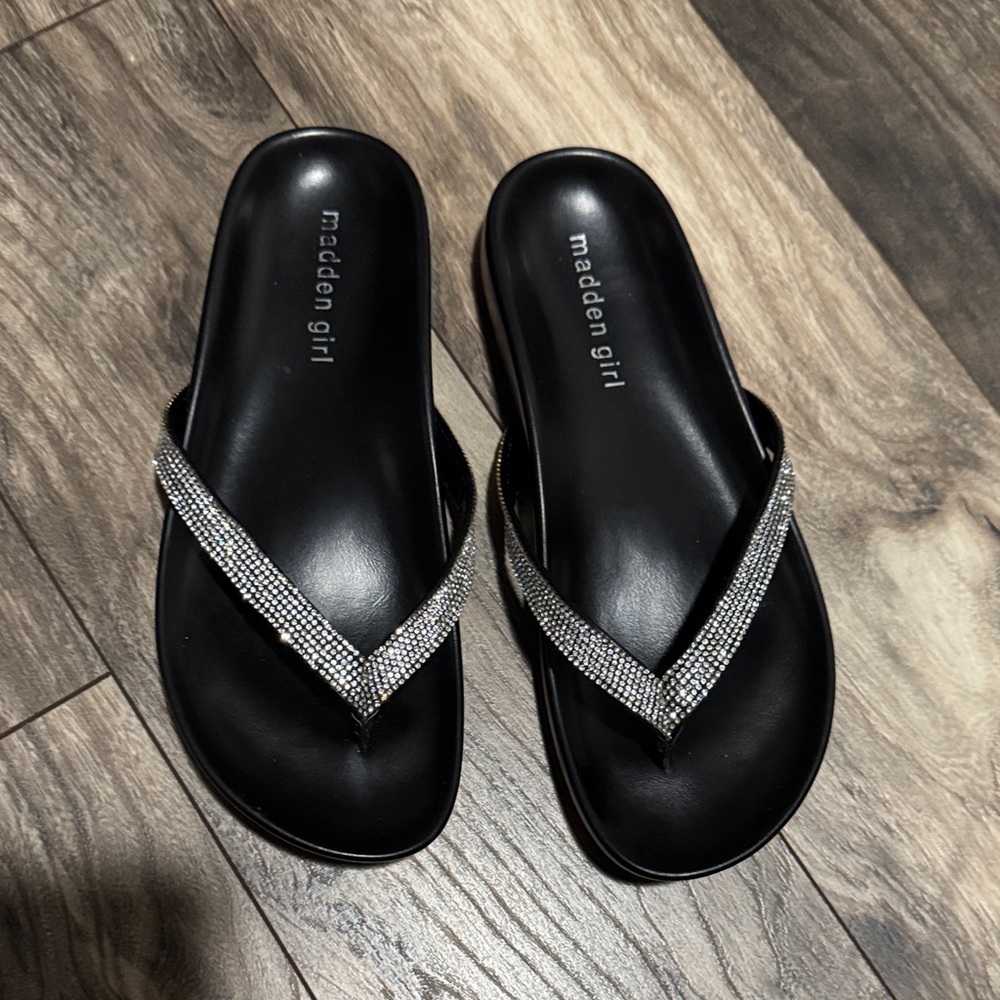Madden Girl Black Sandals with Sparkling Silver Straps size 8 new without tags - Picture 3 of 3